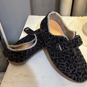 Cosyfeet  Leopard Print wool fuzzy slippers